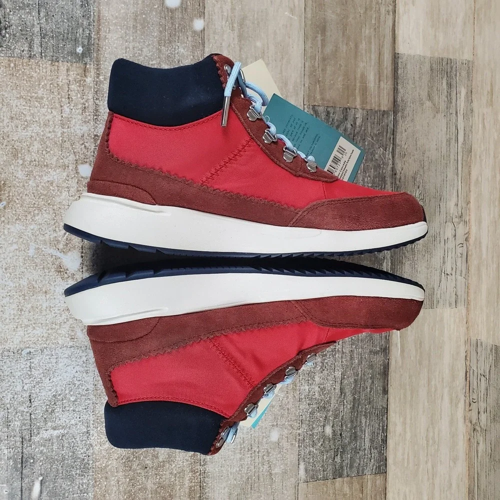Toms Cascada Womens Shoes Sz‎ 6.5 Poinsettia Techy Suede Waterproof Boots